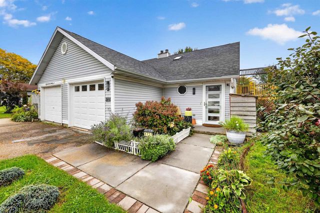 1727 Delaware Drive, Sun Prairie, WI 53590