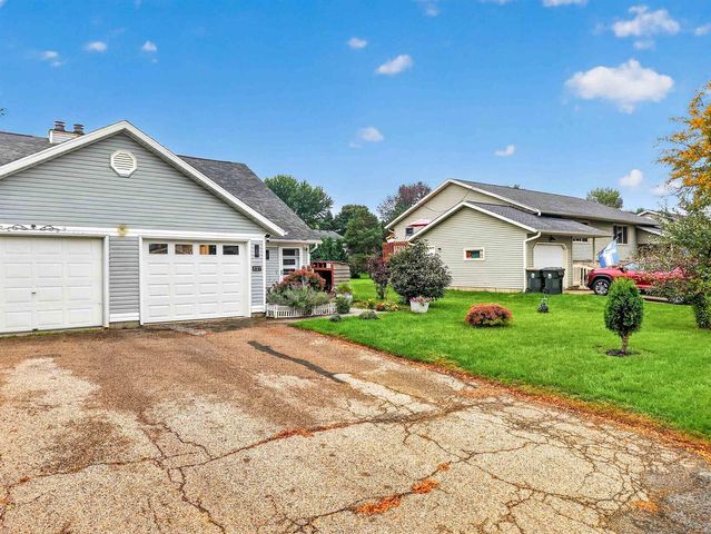 1727 Delaware Drive, Sun Prairie, WI 53590
