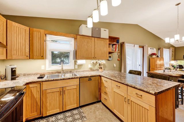 1727 Delaware Drive, Sun Prairie, WI 53590