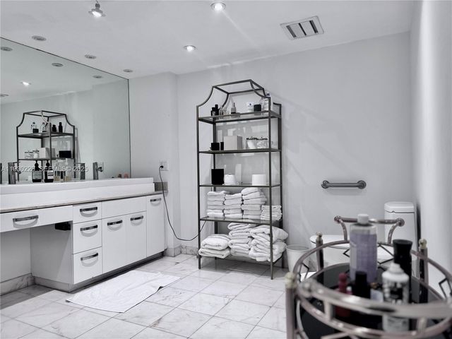 8877 Collins Ave 402, Surfside, FL 33154