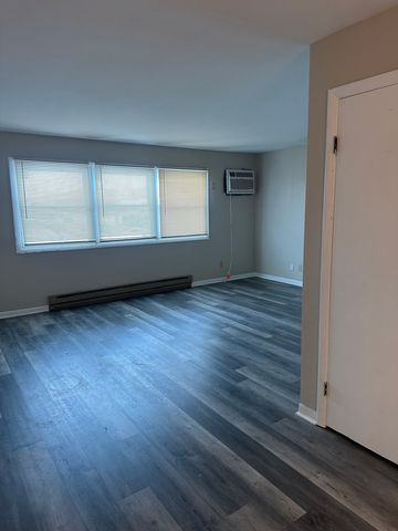 1015 N Farnsworth Avenue J, Aurora, IL 60505