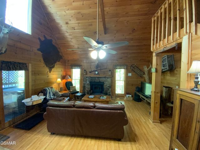 1708 Parkway View Court, Sevierville, TN 37876