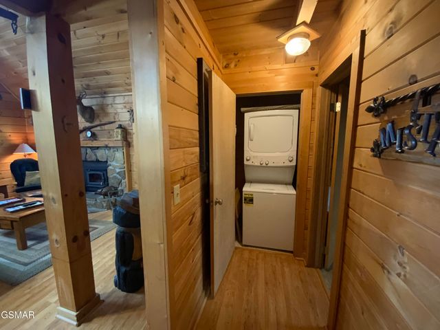 1708 Parkway View Court, Sevierville, TN 37876