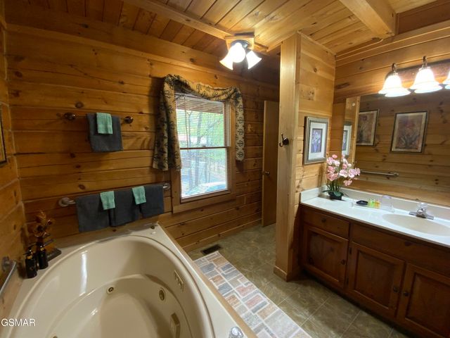 1708 Parkway View Court, Sevierville, TN 37876