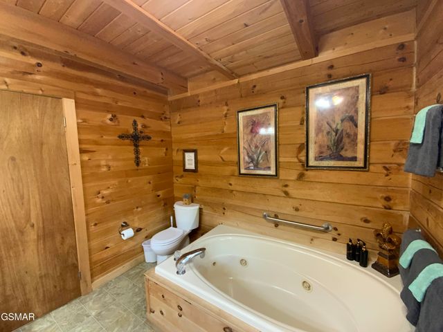 1708 Parkway View Court, Sevierville, TN 37876