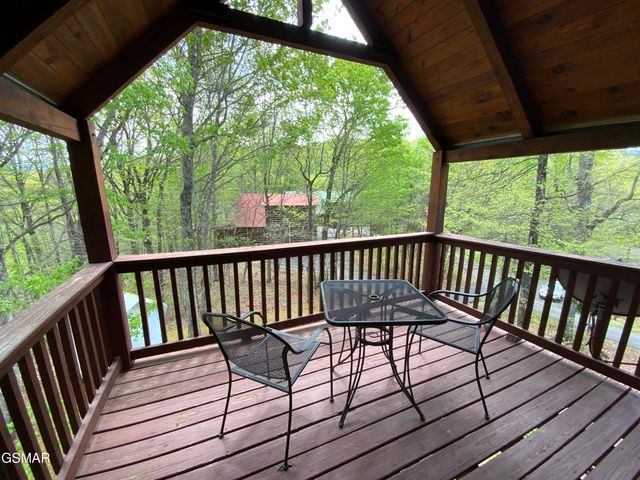 1708 Parkway View Court, Sevierville, TN 37876