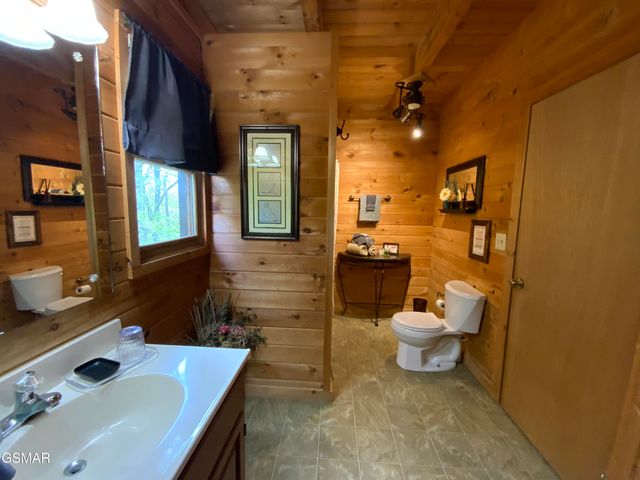 1708 Parkway View Court, Sevierville, TN 37876