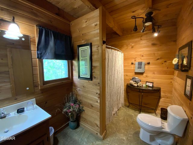 1708 Parkway View Court, Sevierville, TN 37876