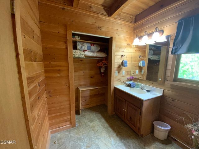 1708 Parkway View Court, Sevierville, TN 37876