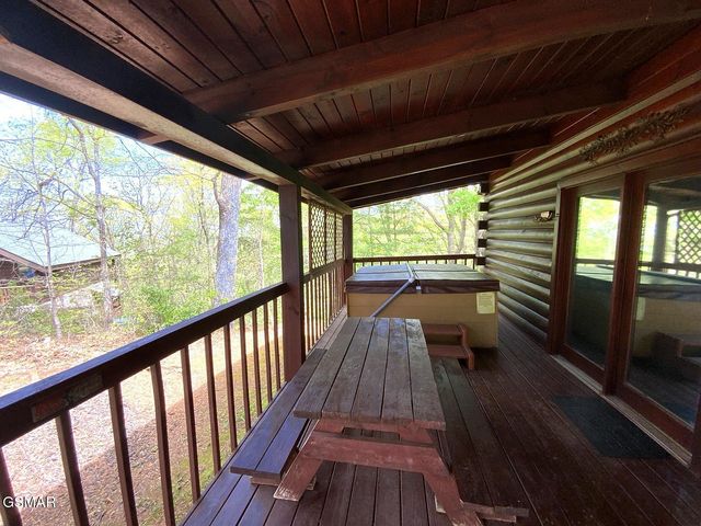 1708 Parkway View Court, Sevierville, TN 37876