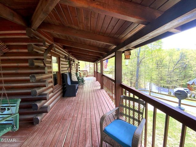 1708 Parkway View Court, Sevierville, TN 37876
