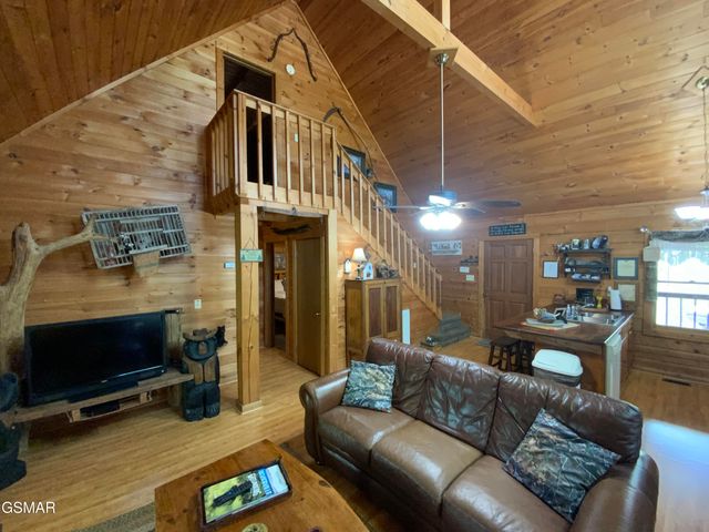 1708 Parkway View Court, Sevierville, TN 37876