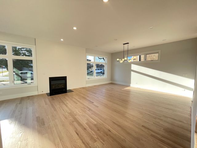 7301 N Oriole Avenue, Chicago, IL 60631