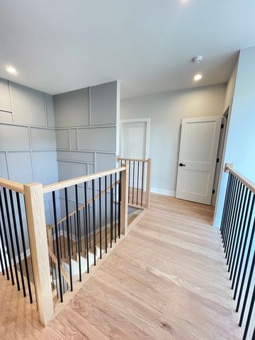 7301 N Oriole Avenue, Chicago, IL 60631