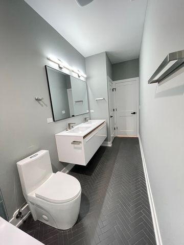 7301 N Oriole Avenue, Chicago, IL 60631