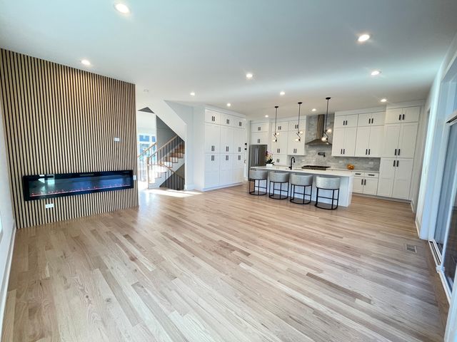 7301 N Oriole Avenue, Chicago, IL 60631