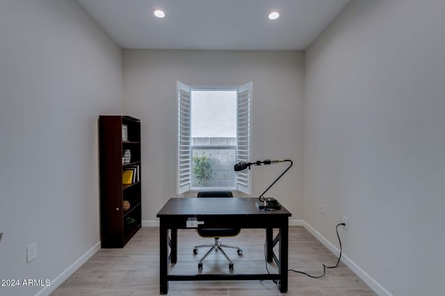 10476 W Harmony Lane, Peoria, AZ 85382