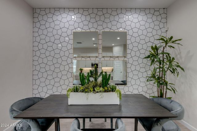 10476 W Harmony Lane, Peoria, AZ 85382