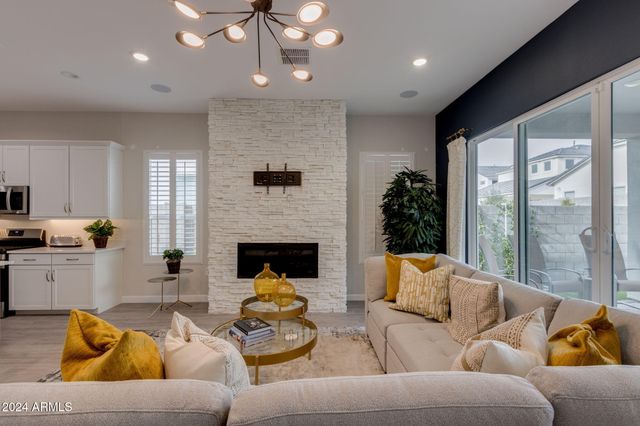 10476 W Harmony Lane, Peoria, AZ 85382