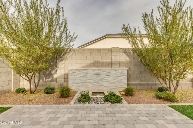 10476 W Harmony Lane, Peoria, AZ 85382