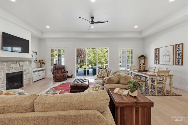 3254 W Miners Farm Dr, Boise, ID 83714