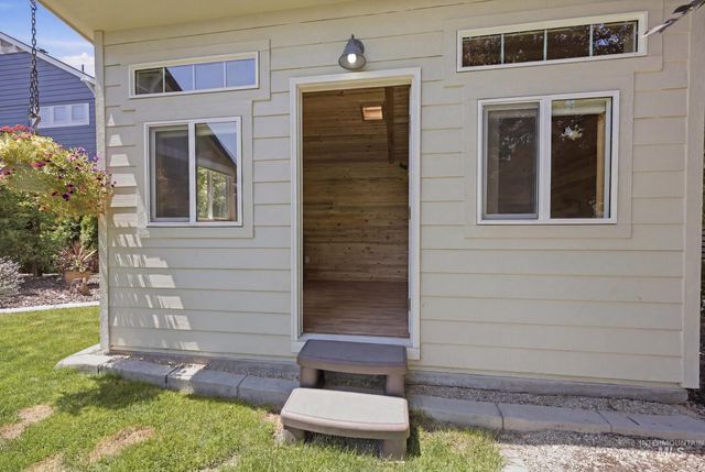 3254 W Miners Farm Dr, Boise, ID 83714