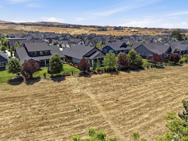 3254 W Miners Farm Dr, Boise, ID 83714