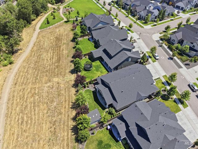 3254 W Miners Farm Dr, Boise, ID 83714