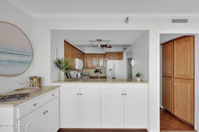 4401 LAKESIDE Drive 1204, Jacksonville, FL 32210