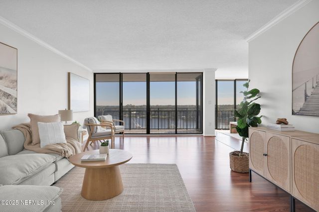 4401 LAKESIDE Drive 1204, Jacksonville, FL 32210