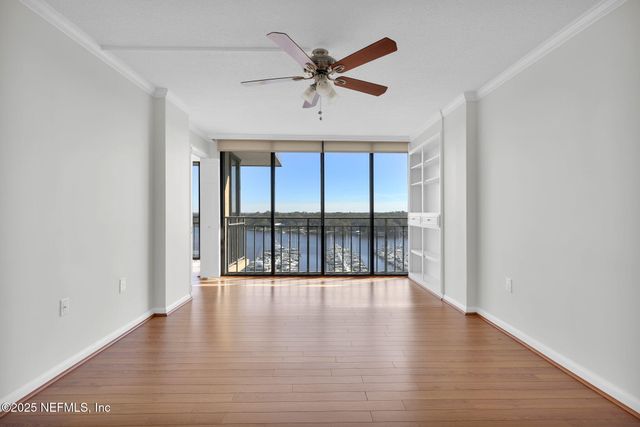 4401 LAKESIDE Drive 1204, Jacksonville, FL 32210