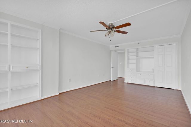 4401 LAKESIDE Drive 1204, Jacksonville, FL 32210