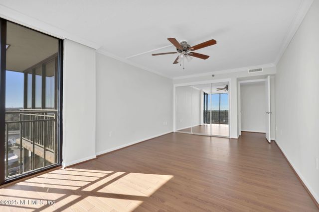 4401 LAKESIDE Drive 1204, Jacksonville, FL 32210