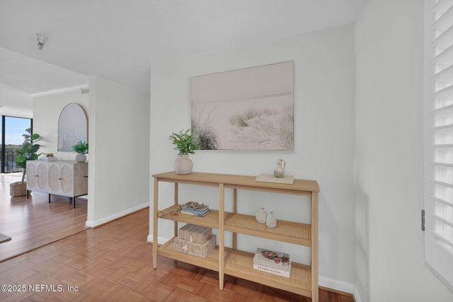 4401 LAKESIDE Drive 1204, Jacksonville, FL 32210