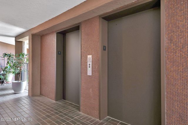 4401 LAKESIDE Drive 1204, Jacksonville, FL 32210