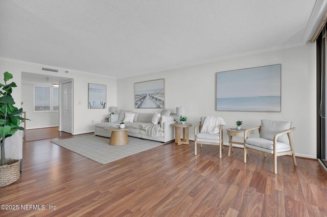 4401 LAKESIDE Drive 1204, Jacksonville, FL 32210