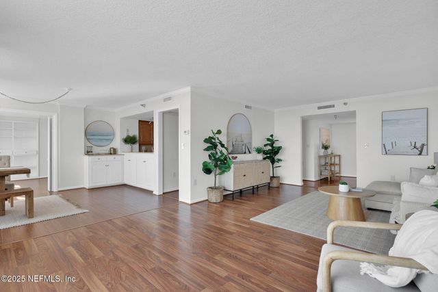 4401 LAKESIDE Drive 1204, Jacksonville, FL 32210