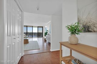 4401 LAKESIDE Drive 1204, Jacksonville, FL 32210