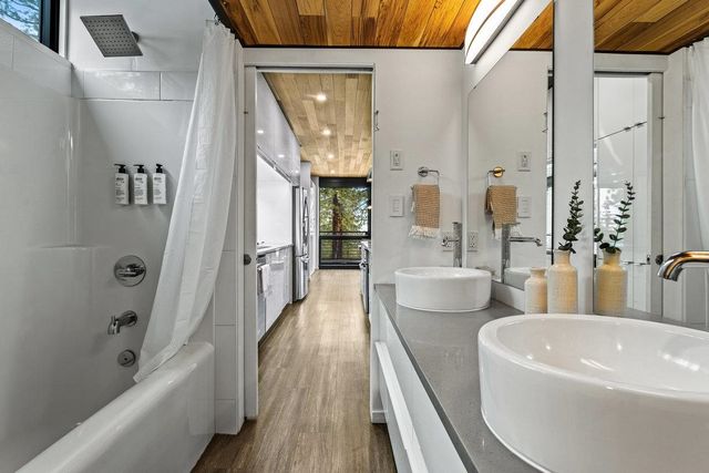 19140 Glades Place, Truckee, CA 96161