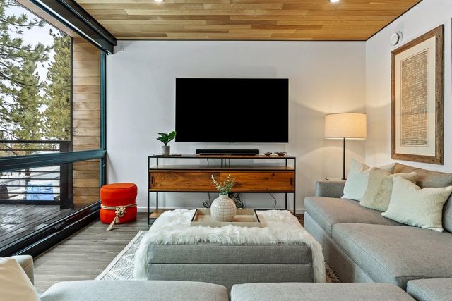 19140 Glades Place, Truckee, CA 96161