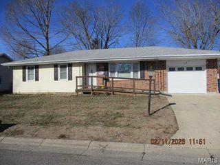 101 Dawn Drive, Washington, MO 63090