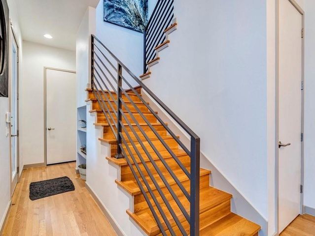 1502 Barton Hills DR B, Austin, TX 78704