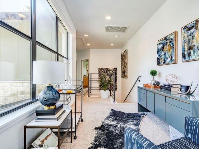 1502 Barton Hills DR B, Austin, TX 78704