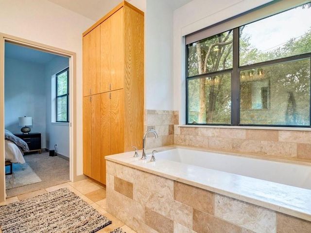 1502 Barton Hills DR B, Austin, TX 78704