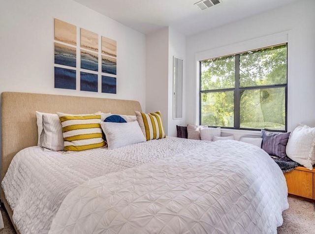 1502 Barton Hills DR B, Austin, TX 78704