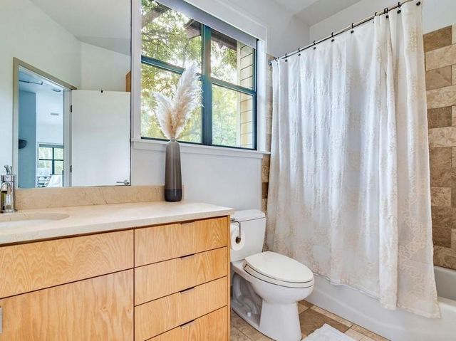 1502 Barton Hills DR B, Austin, TX 78704