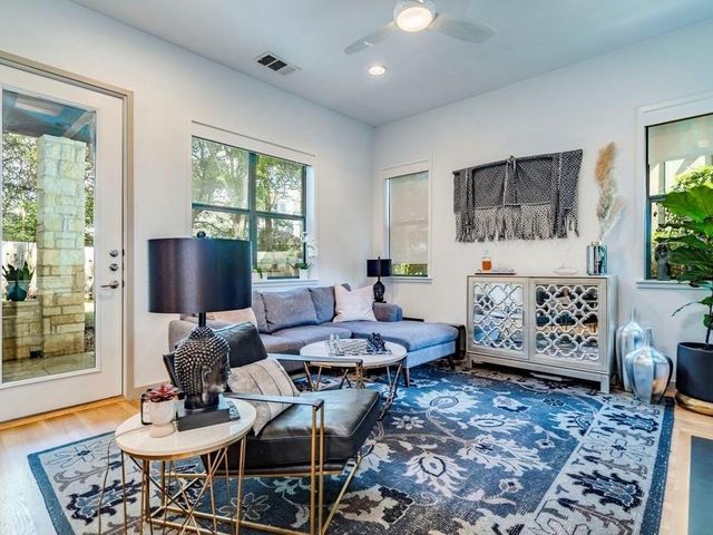 1502 Barton Hills DR B, Austin, TX 78704