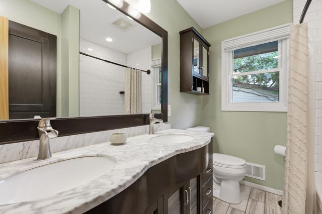 12295 Heather Street NW, Coon Rapids, MN 55433