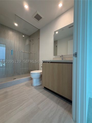2411 Laguna Cir 2409, North Miami, FL 33181