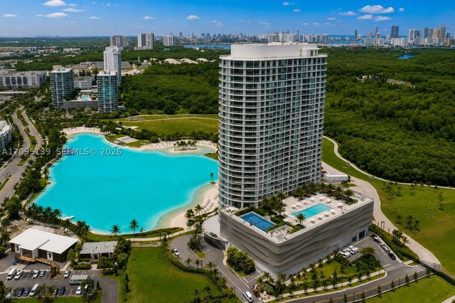 2411 Laguna Cir 2409, North Miami, FL 33181